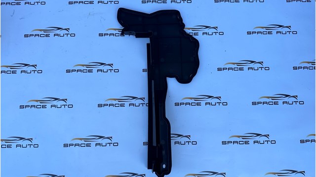 Правый дефлектор радиатора 215586RA5A Nissan/Infiniti