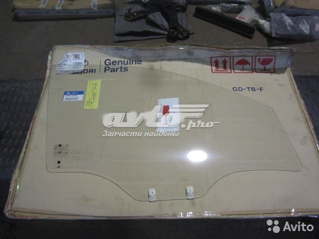 824201C000 Hyundai/Kia Стекло передней двери, правой