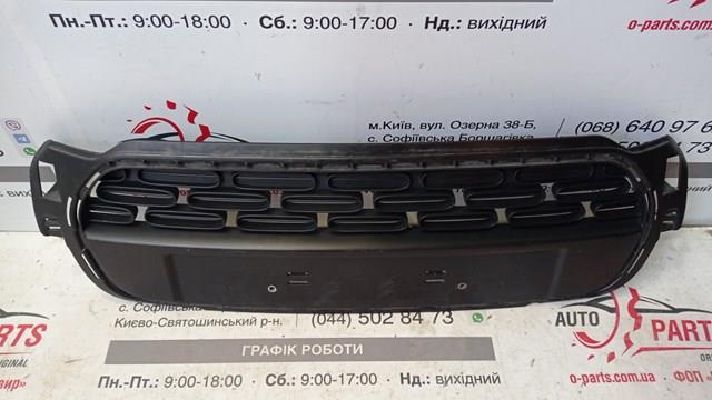 98335045XT Peugeot/Citroen Центральная решетка переднего бампера