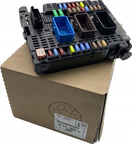 9807428080 PEUGEOT Caja de fusibles original y equivalente