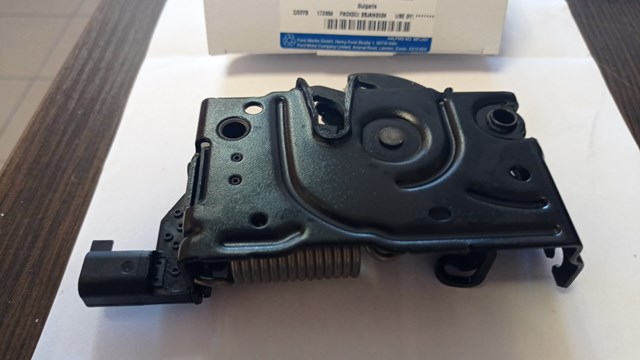 Замок капота Ford Mustang MACH-E внедорожник (CGW, K3R, K3S) (2020 - 2026) цена, от 108.05 USD