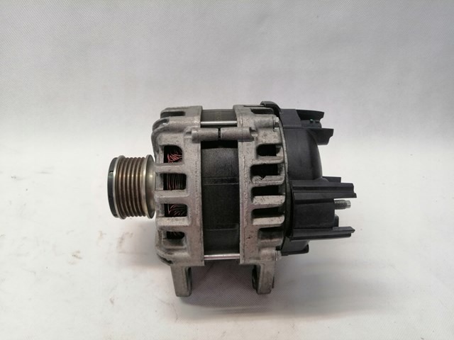 231007243R Renault (RVI) Генератор автомобильный