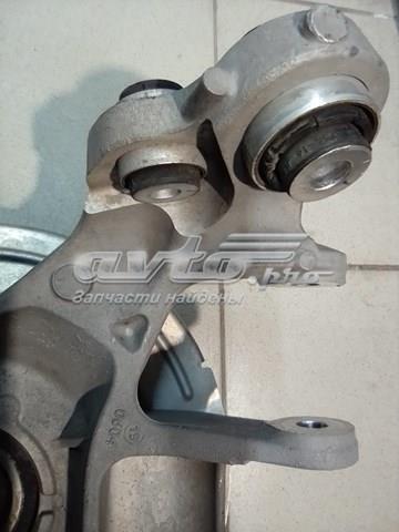 Кулак поворотный левый Land Rover LR098784