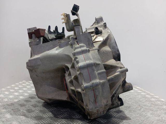 D2C4B Mazda КПП в сборе