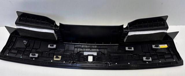  Land Rover LR106602