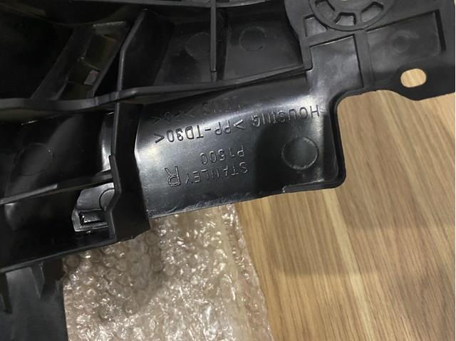 Compre MN159575 Mitsubishi Luz direita