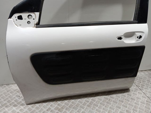 Дверь передняя левая 9801012980 Peugeot/Citroen
