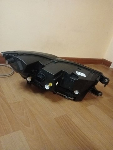 J9D313W030 Jaguar Фара