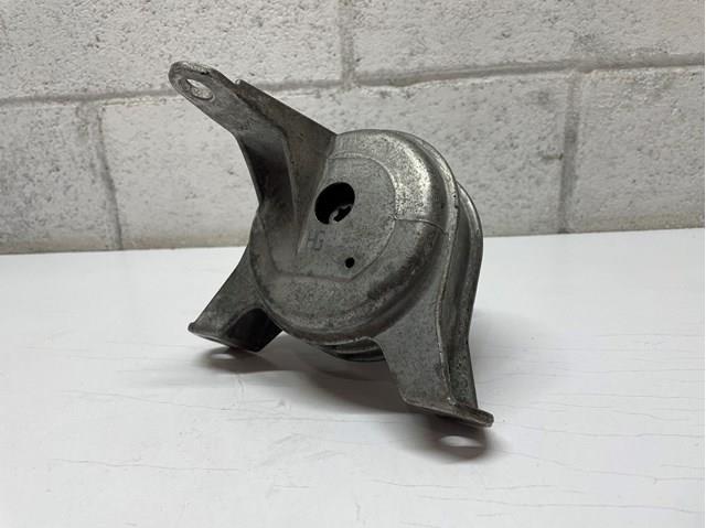 Опора двигателя General Motors 24427298