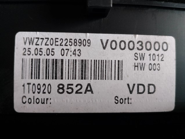1T0920852A VAG Щиток приборов