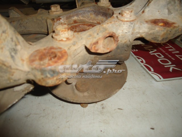 Цапфа передняя правая 8H323K185AA Land Rover