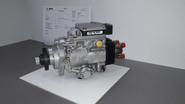 0470004008 BOSCH Bomba inyectora original y equivalente