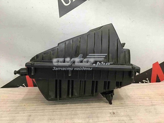 Корпус воздушного фильтра, левый Land Rover LR095790