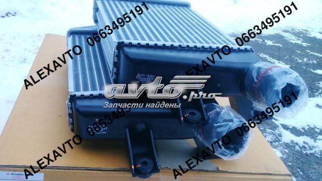 Радиатор интеркуллера Market (OEM) MN135001