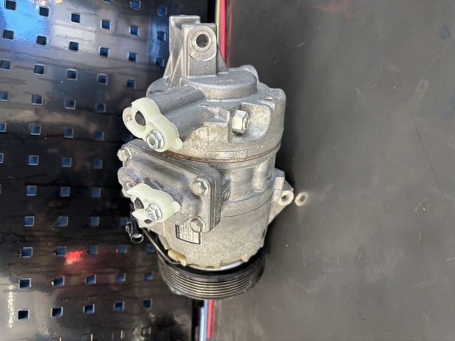 9520176KA1 Suzuki 