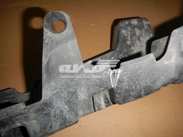 A2048855065 Mercedes Кронштейн бампера переднего
