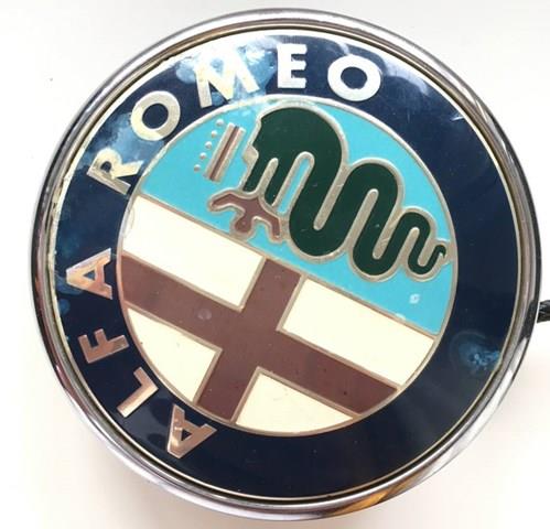 Фирменный значок Alfa Romeo Giulietta хэтчбек (940) (2010 - 2020) цена, от 45.30 USD