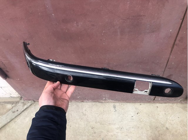 Купить A2038856221 Mercedes Молдинг бампера переднего правый