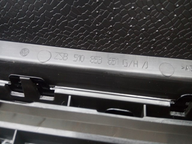Купить 510853651 VAG Решетка радиатора
