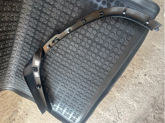  Land Rover LR147934 цена, от 84.28 USD