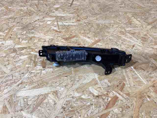 Фара противотуманная, правая Land Rover LR093416 цена, от 173.32 USD