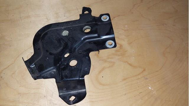 Soporte para guardabarros delantero, izquierdo superior 4KE821149 VAG