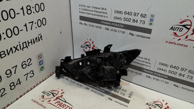 KB8M51031D Mazda Фара передняя правая