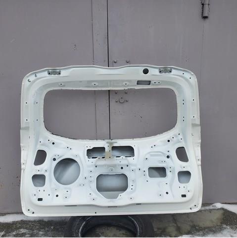 Задняя ляда Toyota 670050E530