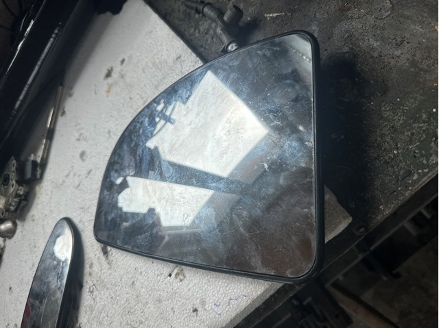 Cristal de retrovisor exterior derecho 71716701 FIAT