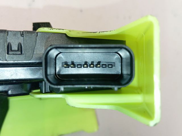 Замок передней левой двери Hyundai/Kia 81310R2010