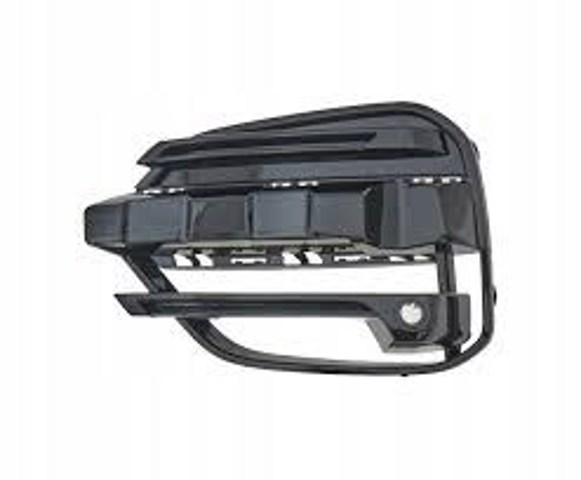 Заглушка (решетка) противотуманных фар бампера переднего левая 51117399903 BMW