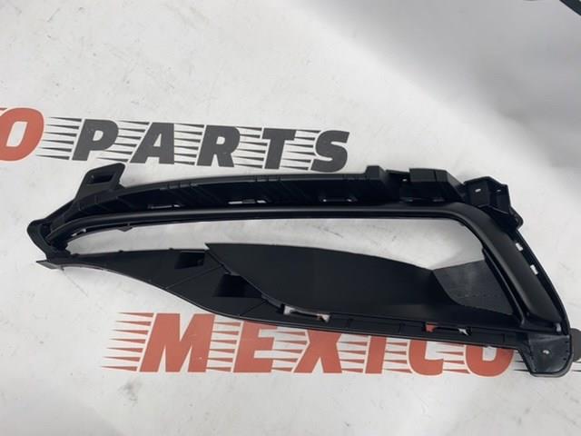Решетка переднего бампера, правая Hyundai/Kia 86522C2300 цена, от 47.14 USD