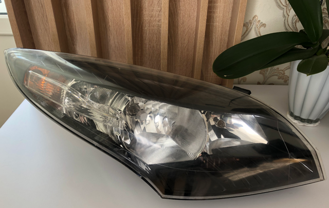 260109470R Renault (RVI) Фара передняя правая