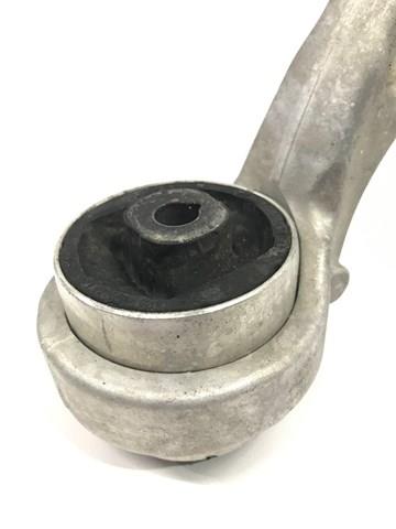 Купить 8W0407696A VAG Нижний правый рычаг передней подвески