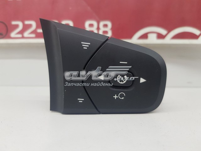 Блок кнопочных переключателей рулевого колеса Volvo 31456218 цена, от 33.26 USD
