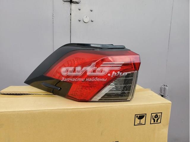 8158142150 Toyota lanterna traseira direita interna