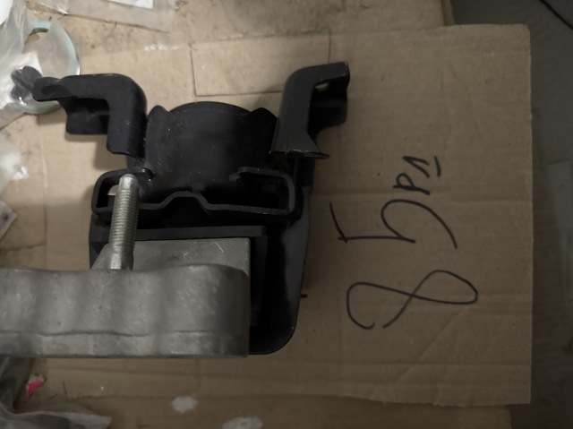 ST123050T150 SAT Правая подушка двигателя