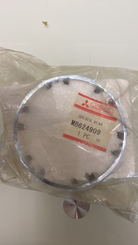 Compre MB624909 Mitsubishi Mola de coberta de cubo