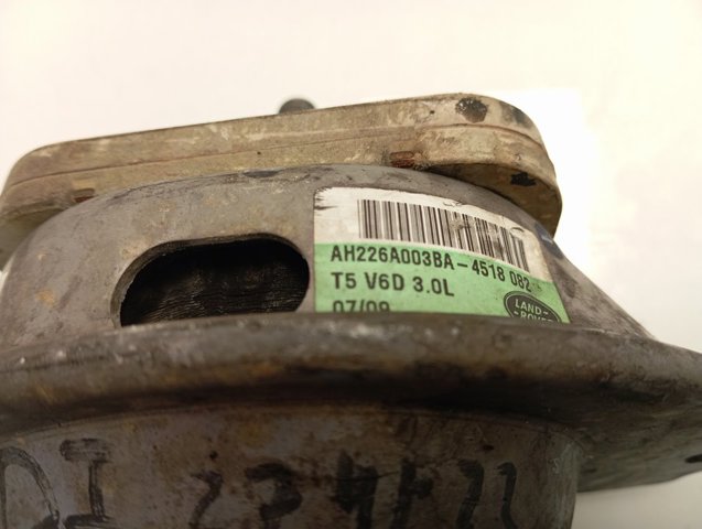 Передняя опора двигателя AH226A003BA Land Rover