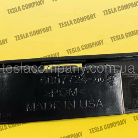 Купить 600772400E Tesla Кронштейн бампера заднего центральный