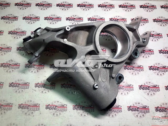 LR043594 Land Rover Цапфа левая