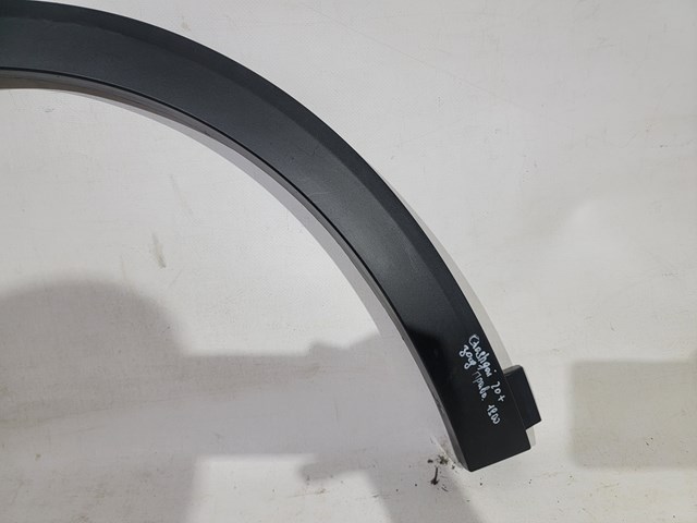Молдинг арки колеса заднего, правый Nissan/Infiniti 938286UA0A