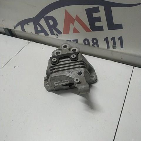 68418876AA Chrysler coxim (suporte esquerdo de motor)