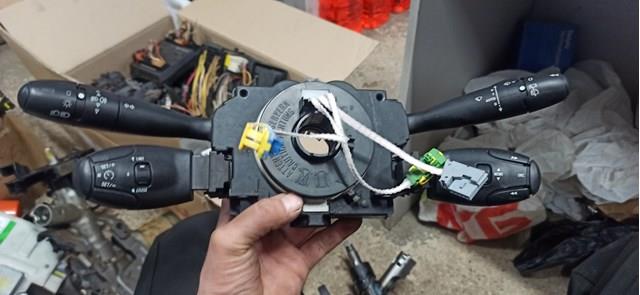 Comutador instalado na coluna da direção, montado 96605656XT Peugeot/Citroen