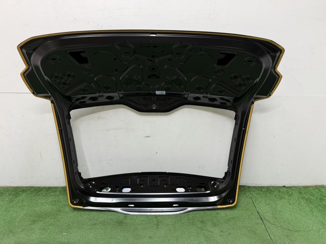 Пятая дверь Volvo 32384267 цена, от 443.41 USD