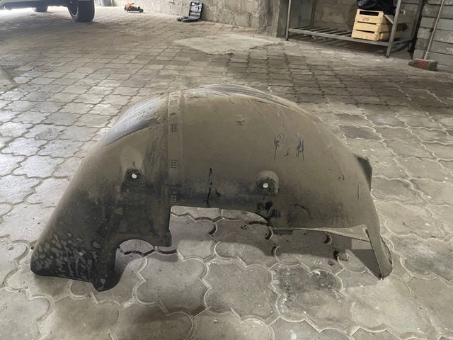4638842800 Mercedes Подкрыльник переднего крыла, правый