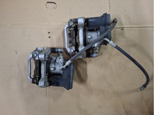 Купить VAY02643Z Mazda Колодки тормозные задние, дисковые