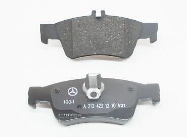 Колодки тормозные передние дисковые MERCEDES A0004208204