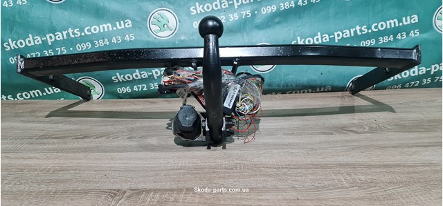 Фаркоп (шар) прицепного устройства на Skoda Octavia A5, 1Z5