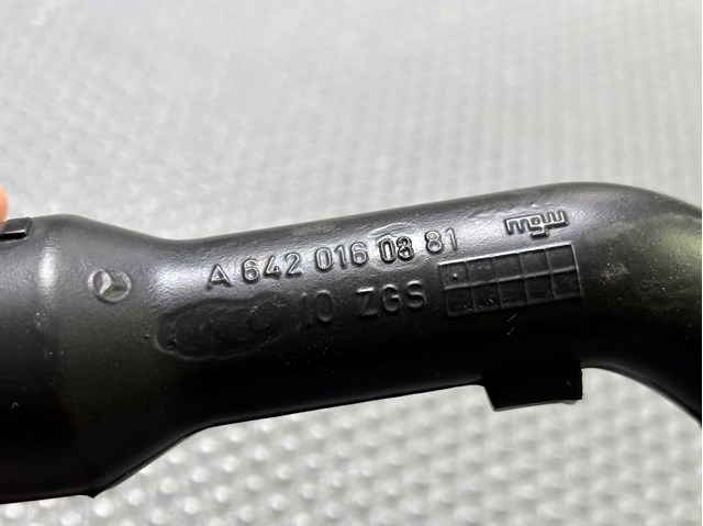 6420160881 MERCEDES Tubo de ventilación del cárter original y equivalente